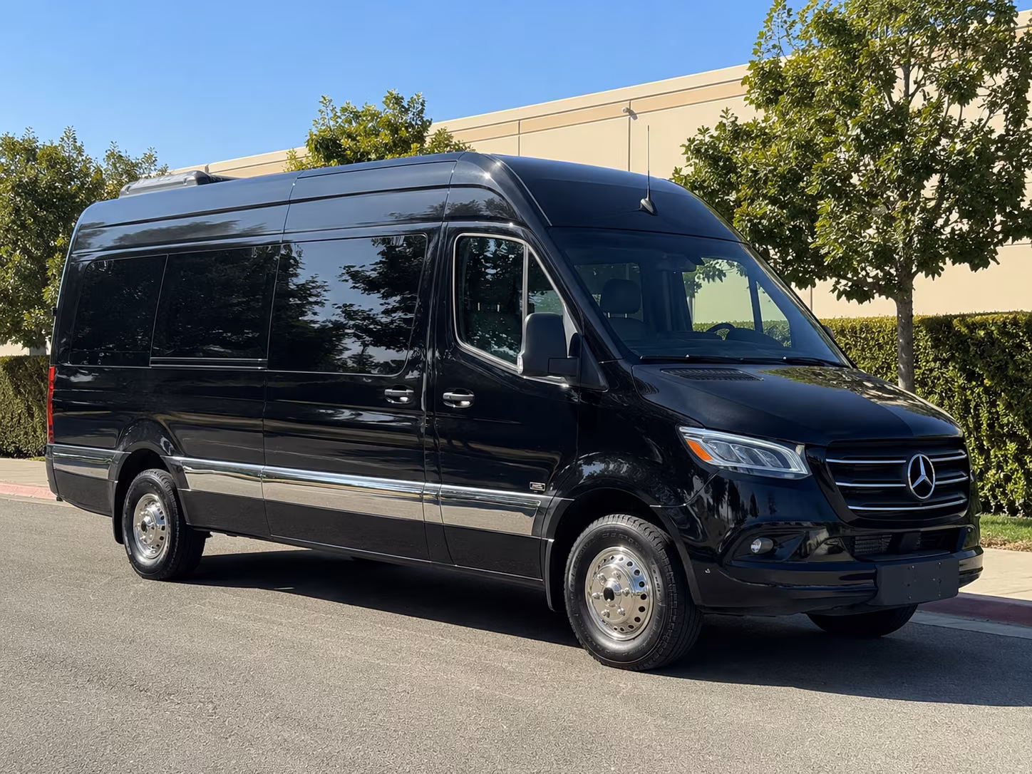 Ontario Airport Shuttle & Transportation party bus exterior