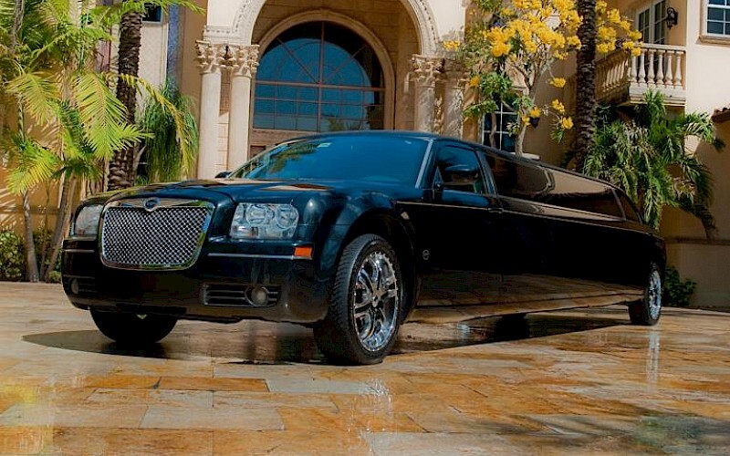 Ontario Black Chrysler Limo