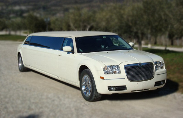Ontario White Chrysler Limo